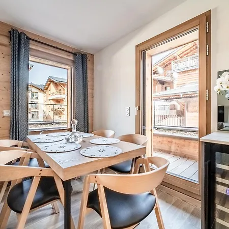 Fyndor, - By Emerald Morzine